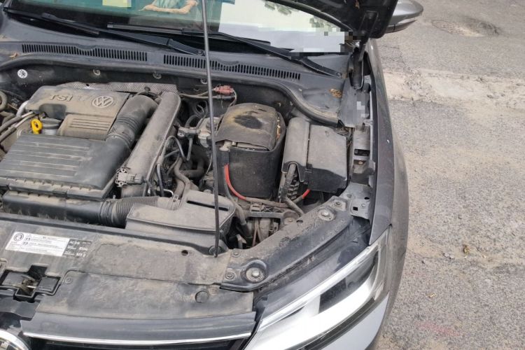 Used Volkswagen Sagitar 2015 230TSI Automatic Luxury Model Engine Bay Left