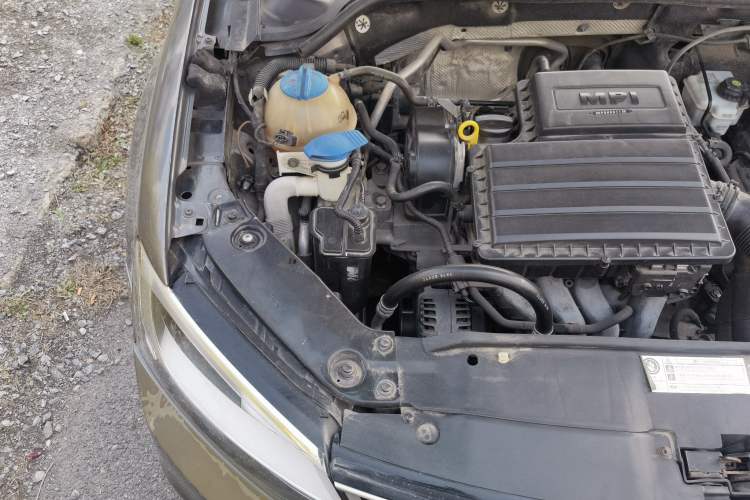 Used Volkswagen Sagitar 2015 1.6L Manual Comfort Model Engine Bay Right