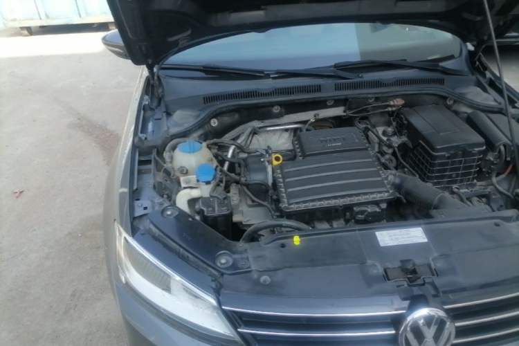 Used Volkswagen Sagitar 2015 1.6L Automatic Comfort Model Engine Bay Right