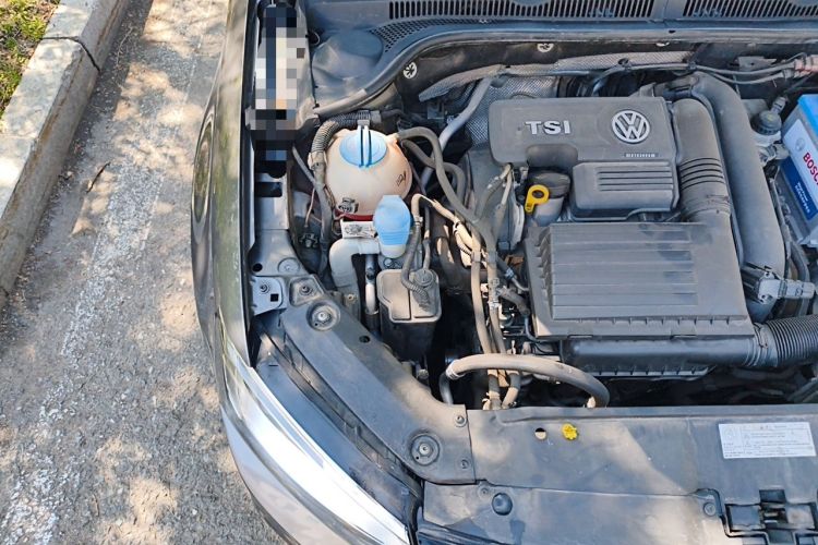 Used Volkswagen Sagitar 2015 230TSI Automatic Comfort Version Engine Bay Right