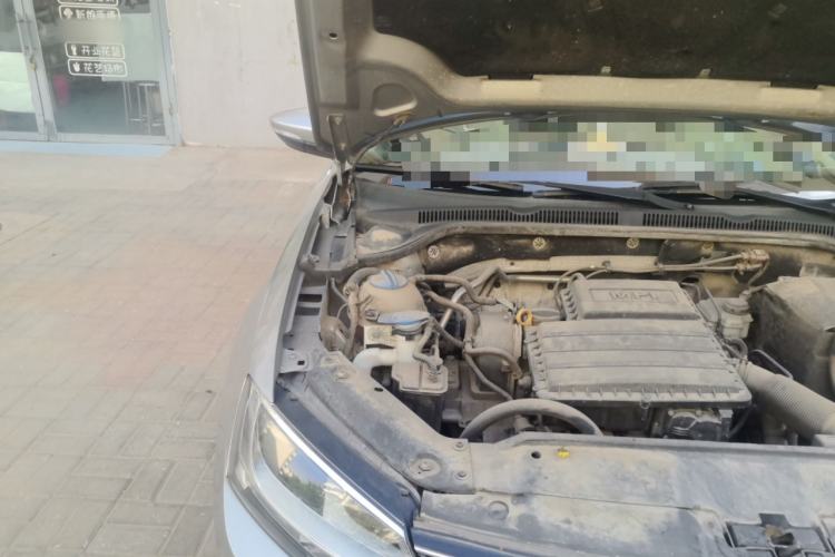 Used Volkswagen Sagitar 2015 1.6L Manual Comfort Model Engine Bay Right
