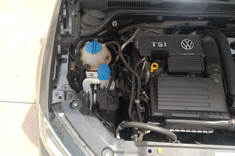 Used Volkswagen Sagitar 2015 230TSI Automatic Luxury Model Engine Bay Right