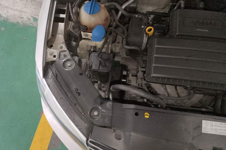 Used Volkswagen Sagitar 2015 1.6L Automatic Comfort Model Engine Bay Right