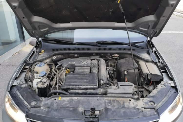 Used Volkswagen Sagitar 2015 230TSI Automatic Luxury Model Engine Bay