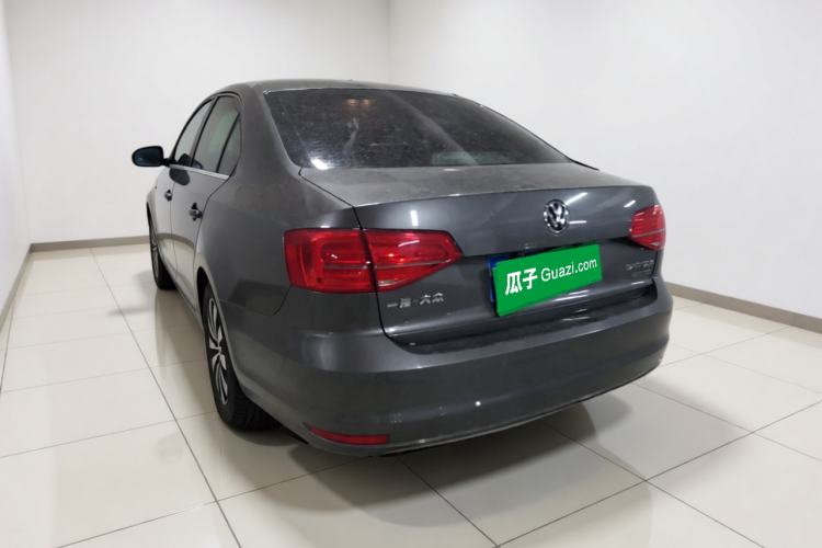 Used Volkswagen Sagitar 2015 230TSI Automatic Luxury Model Exterior 3