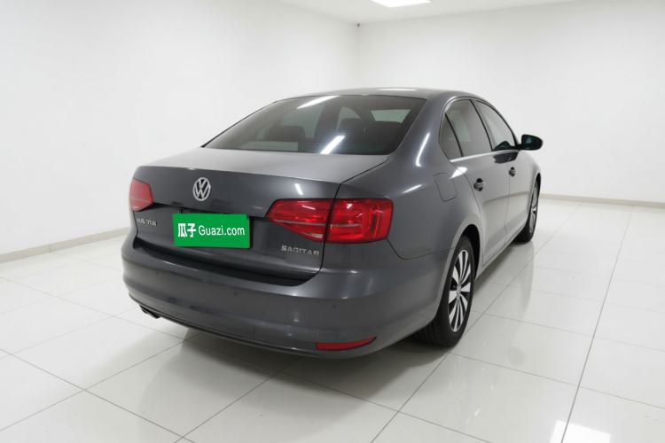 Used Volkswagen Sagitar 2015 230TSI Automatic Luxury Model Exterior 5