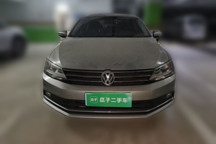 Used Volkswagen Sagitar 2015 1.6L Manual Comfort Model Front