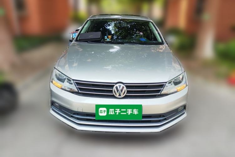 Used Volkswagen Sagitar 2015 1.6L Manual Comfort Model Front