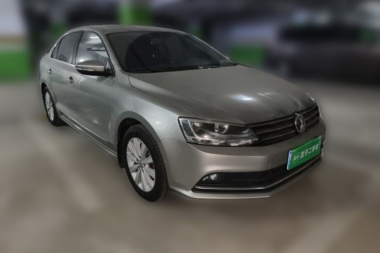 Used Volkswagen Sagitar 2015 1.6L Manual Comfort Model Front Right 45 Deg