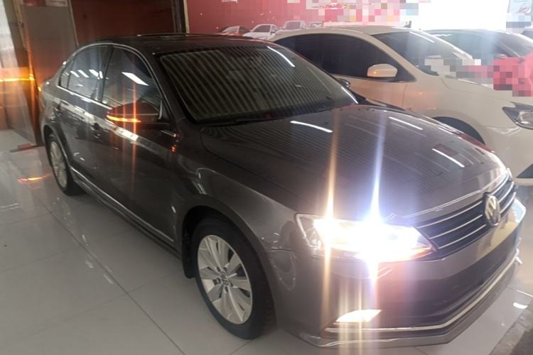 Used Volkswagen Sagitar 2015 1.6L Automatic Comfort Model Front Right 45 Deg