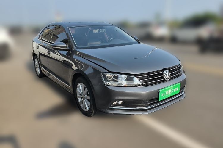 Used Volkswagen Sagitar 2015 1.6L Manual Comfort Model Front Right 45 Deg