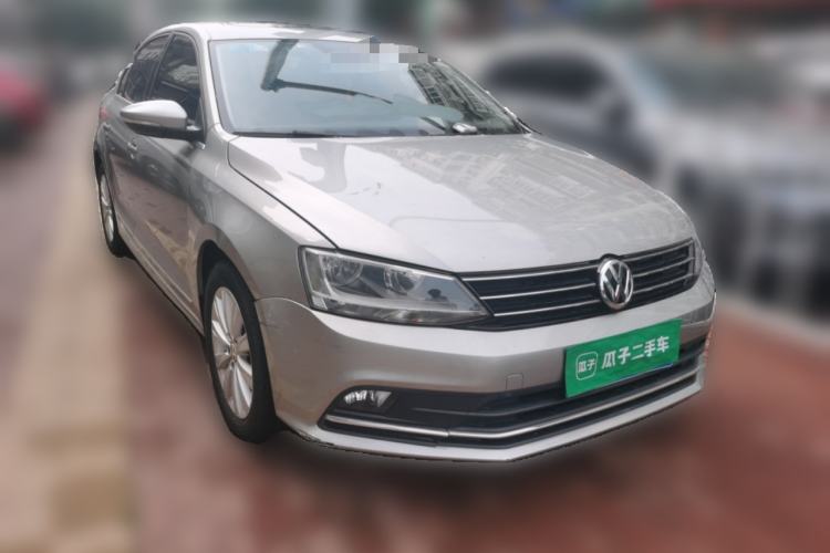 Used Volkswagen Sagitar 2015 1.6L Manual Comfort Model Front Right 45 Deg