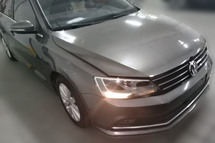 Used Volkswagen Sagitar 2015 230TSI Automatic Comfort Version Front Right 45 Deg