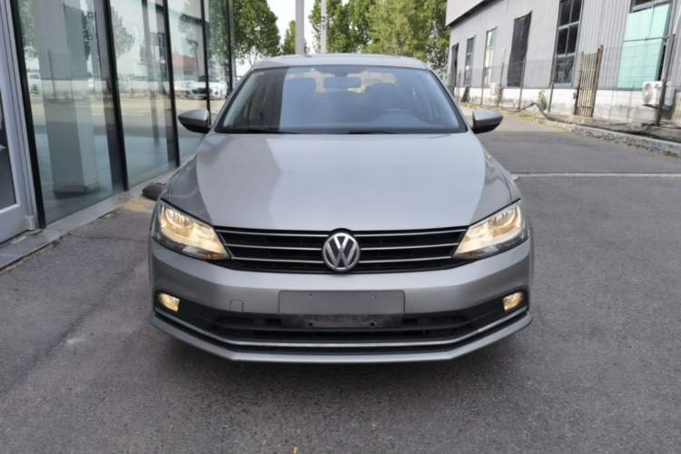 Used Volkswagen Sagitar 2015 230TSI Automatic Luxury Model Front