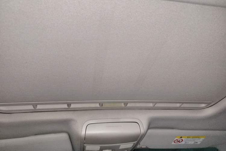 Used Volkswagen Sagitar 2015 1.6L Manual Comfort Model Headliner