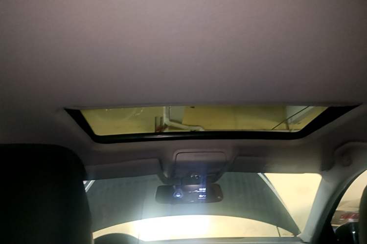 Used Volkswagen Sagitar 2015 1.6L Automatic Comfort Model Headliner