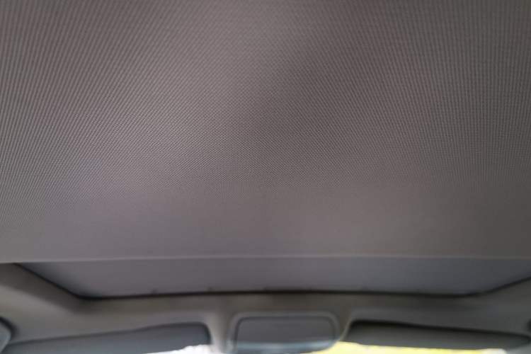 Used Volkswagen Sagitar 2015 1.6L Manual Comfort Model Headliner
