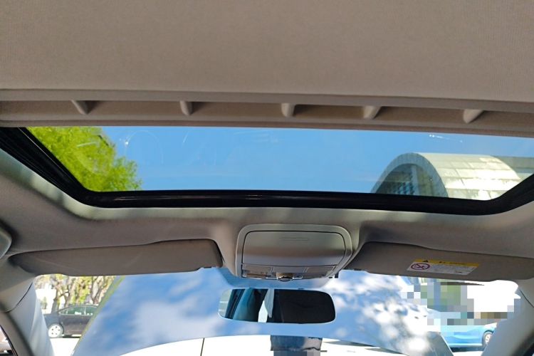 Used Volkswagen Sagitar 2015 230TSI Automatic Comfort Version Headliner