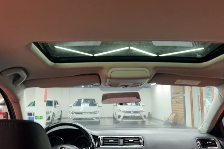Used Volkswagen Sagitar 2015 1.6L Automatic Comfort Model Headliner
