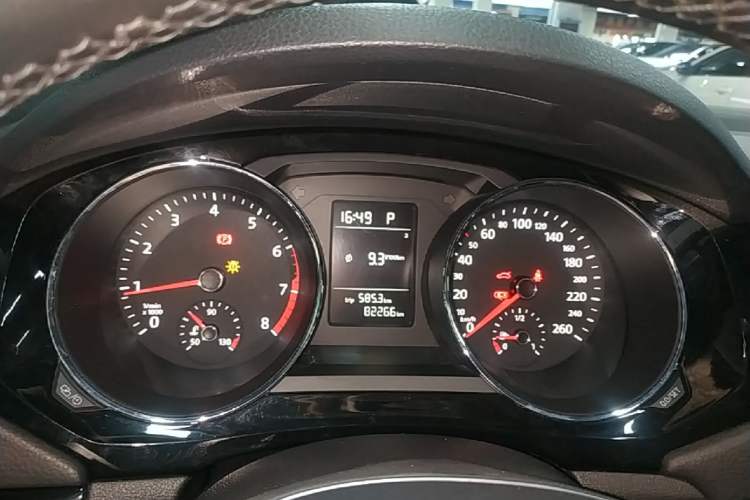 Used Volkswagen Sagitar 2015 230TSI Automatic Comfort Version Instrument Cluster