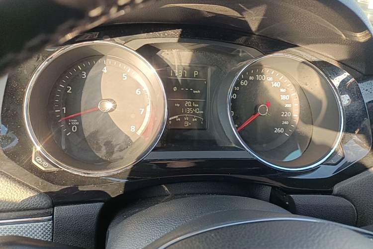 Used Volkswagen Sagitar 2015 1.6L Automatic Comfort Model Instrument Cluster