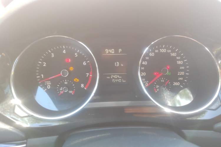 Used Volkswagen Sagitar 2015 230TSI Automatic Comfort Version Instrument Cluster