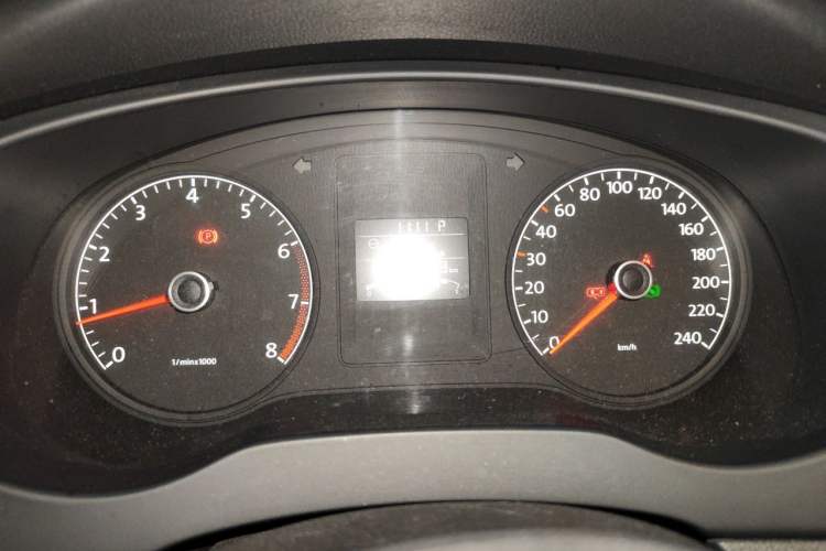 Used Volkswagen Sagitar 2015 1.6L Automatic Comfort Model Instrument Cluster