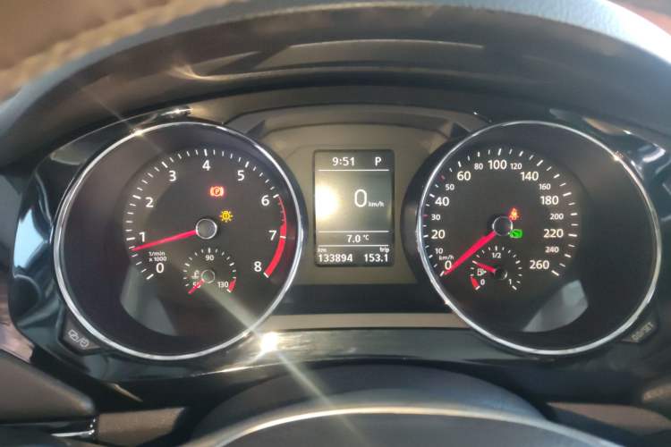 Used Volkswagen Sagitar 2015 230TSI Automatic Luxury Model Instrument Cluster