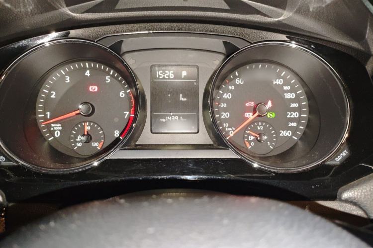 Used Volkswagen Sagitar 2015 230TSI Automatic Comfort Version Instrument Cluster