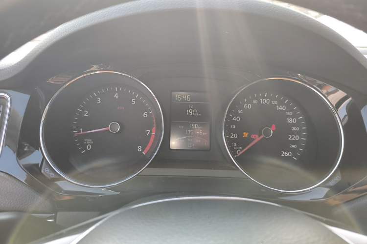 Used Volkswagen Sagitar 2015 1.6L Manual Comfort Model Instrument Cluster