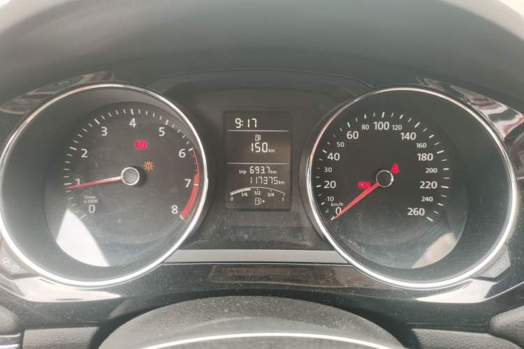 Used Volkswagen Sagitar 2015 1.6L Manual Comfort Model Instrument Cluster