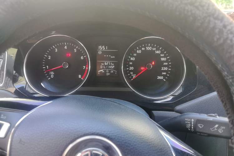 Used Volkswagen Sagitar 2015 1.6L Manual Comfort Model Instrument Cluster