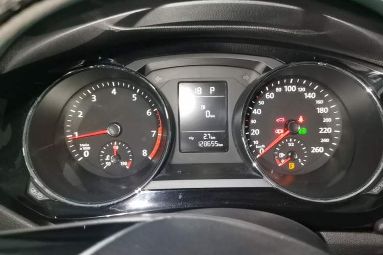 Used Volkswagen Sagitar 2015 230TSI Automatic Comfort Version Instrument Cluster