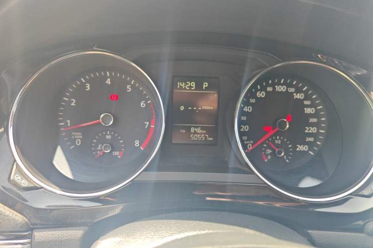 Used Volkswagen Sagitar 2015 230TSI Automatic Comfort Version Instrument Cluster