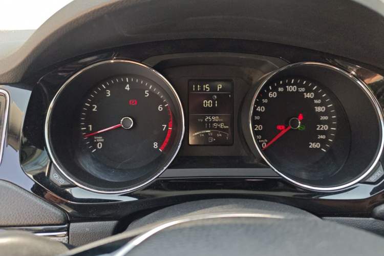 Used Volkswagen Sagitar 2015 1.6L Automatic Comfort Model Instrument Cluster