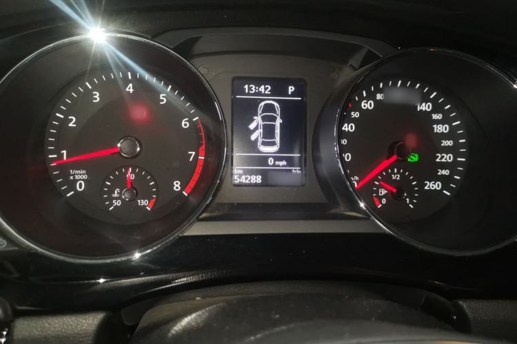 Used Volkswagen Sagitar 2015 230TSI Automatic Luxury Model Instrument Cluster
