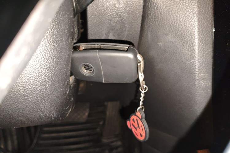 Used Volkswagen Sagitar 2015 230TSI Automatic Comfort Version Interior 1