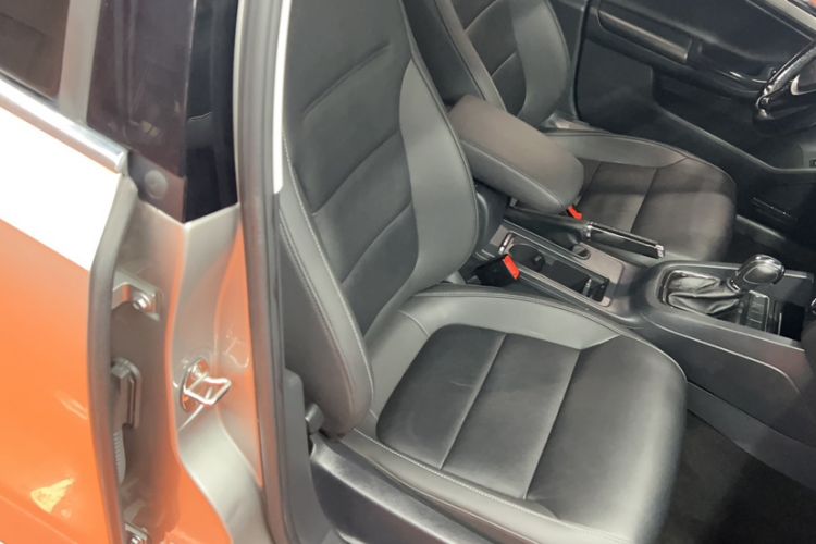 Used Volkswagen Sagitar 2015 1.6L Automatic Comfort Model Interior 6