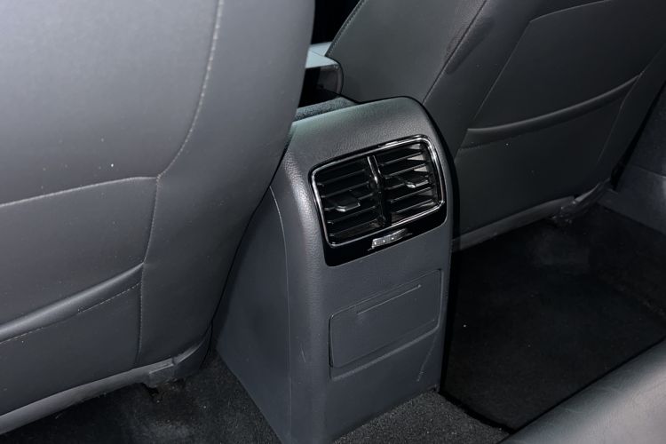 Used Volkswagen Sagitar 2015 1.6L Automatic Comfort Model Interior 7