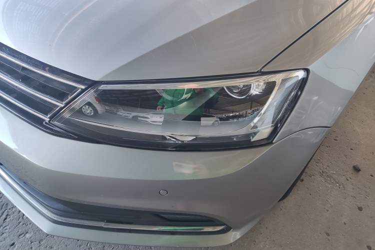 Used Volkswagen Sagitar 2015 230TSI Automatic Luxury Model Left Front Headlight