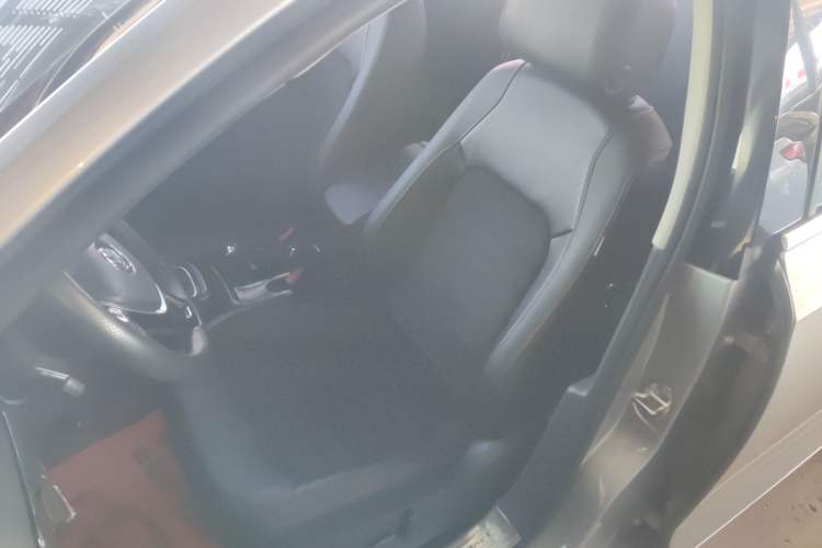 Used Volkswagen Sagitar 2015 230TSI Automatic Luxury Model Left Front Seat