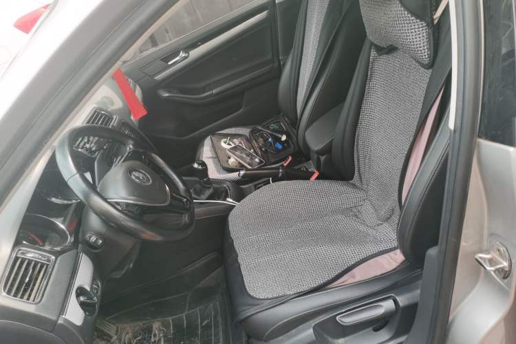 Used Volkswagen Sagitar 2015 1.6L Manual Comfort Model Left Front Seat