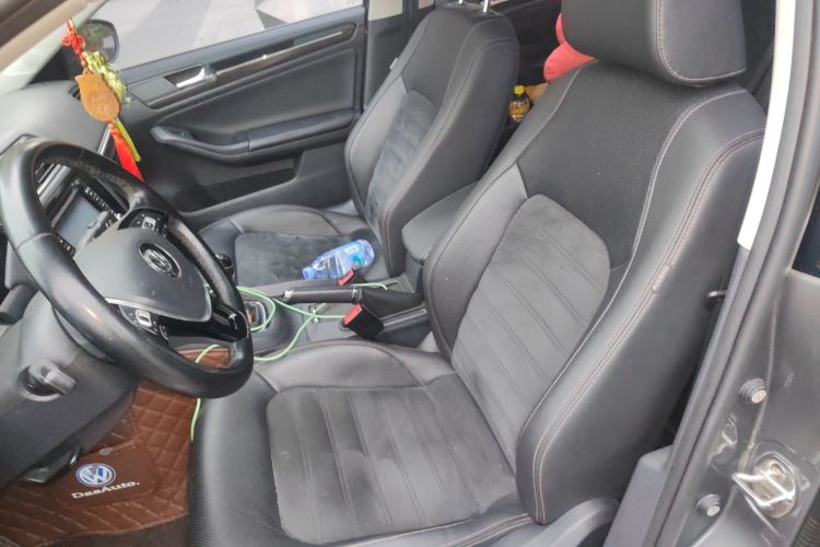 Used Volkswagen Sagitar 2015 230TSI Manual Luxury Edition Left Front Seat