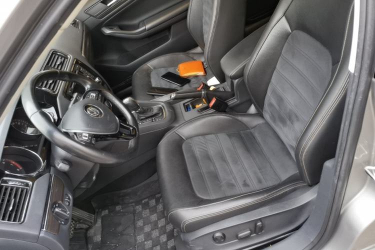 Used Volkswagen Sagitar 2015 230TSI Automatic Luxury Model Left Front Seat
