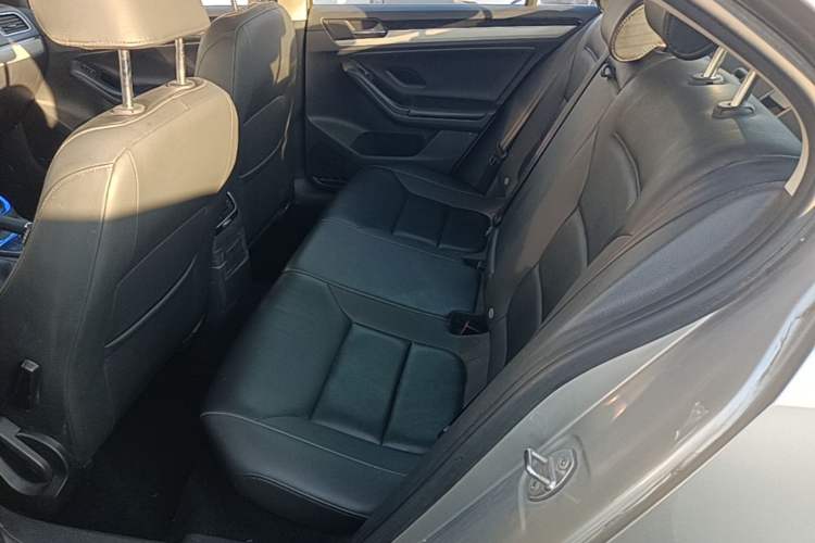Used Volkswagen Sagitar 2015 1.6L Automatic Comfort Model Left Rear Seat
