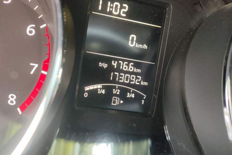 Used Volkswagen Sagitar 2015 1.6L Manual Comfort Model Odometer Close Up