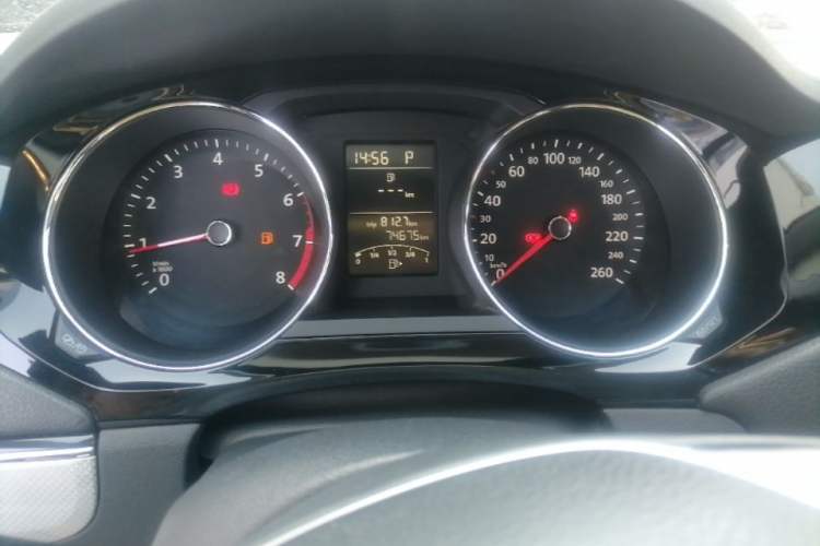 Used Volkswagen Sagitar 2015 1.6L Automatic Comfort Model Odometer Close Up