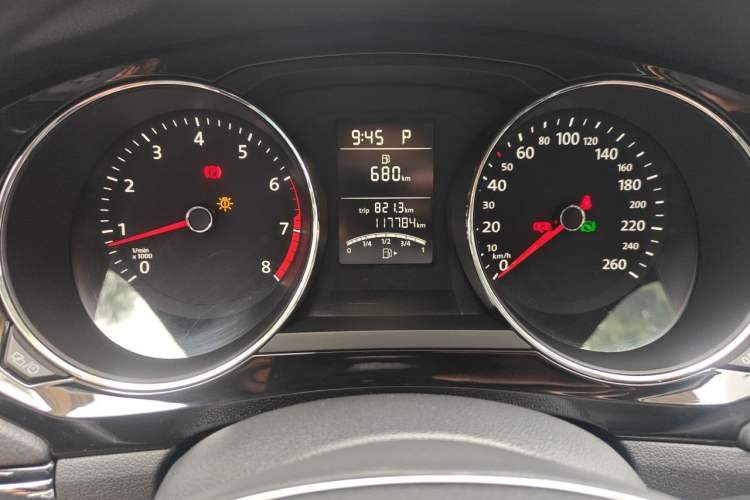 Used Volkswagen Sagitar 2015 1.6L Automatic Comfort Model Odometer Close Up