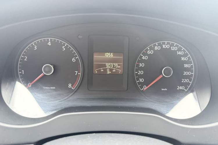 Used Volkswagen Sagitar 2015 1.6L Automatic Comfort Model Odometer Close Up