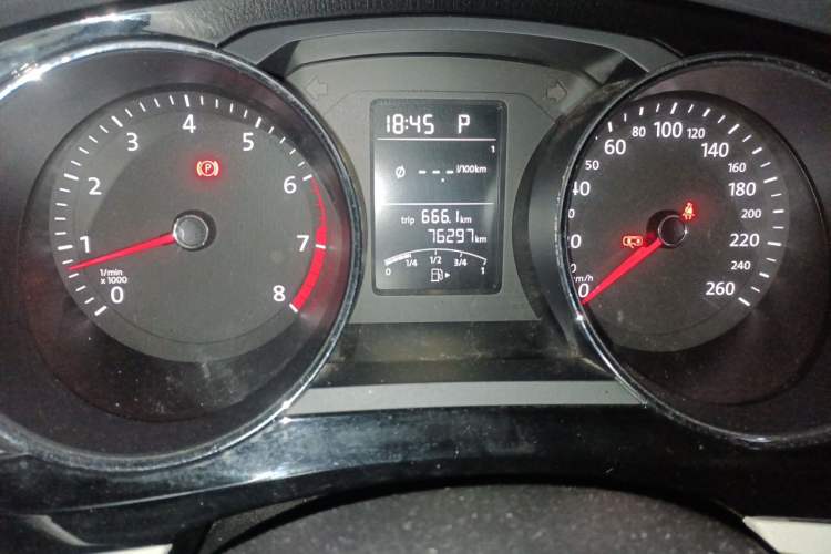 Used Volkswagen Sagitar 2015 1.6L Automatic Comfort Model Odometer Close Up